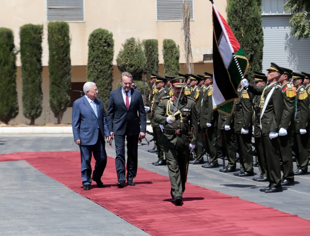 Izetbegović i Abbas 7.jpg