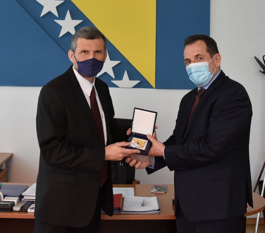 dodjela policijske značke DKPT2.jpg