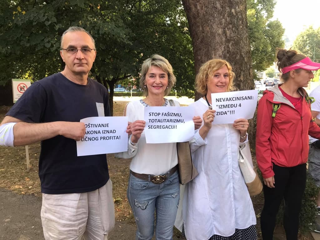 protest ispred vlade ks (3).jpg
