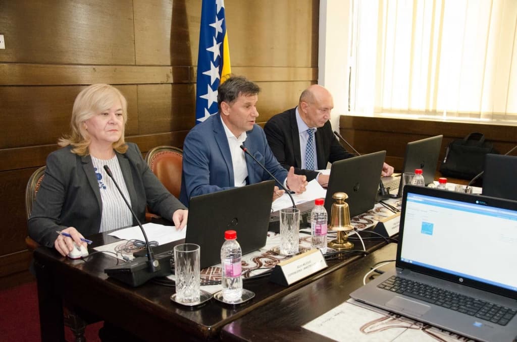 vlada galerija.jpg