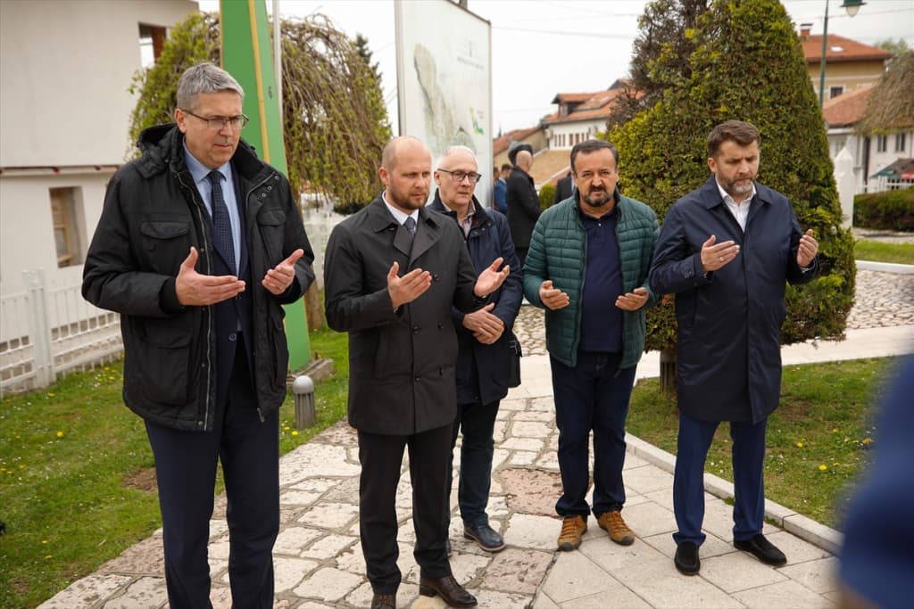 AA-20220502-27747687-27747684-SARAJEVO_OBILJEZENA_30_GODISNJICA_BITKE_ZA_ODBRANU_PREDSJEDNISTVA_RBIH.jpg