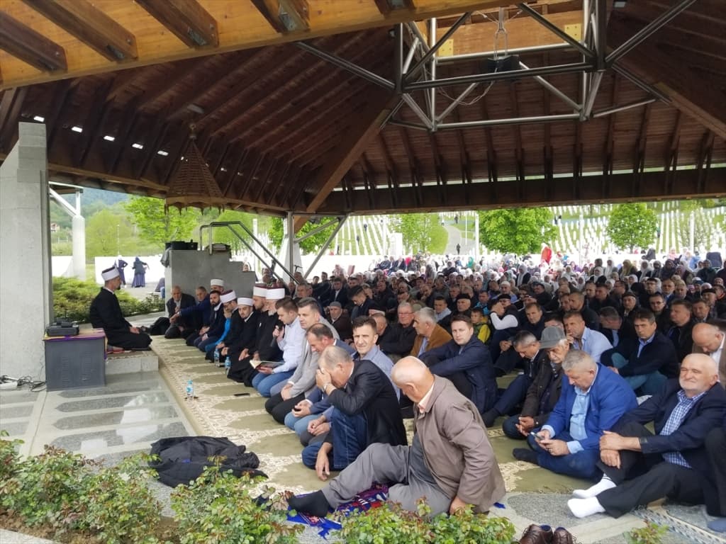 AA-20220503-27757650-27757649-SREBRENICA_DAN_SEHIDA_OBILJEZEN_U_POTOCARIMA.jpg