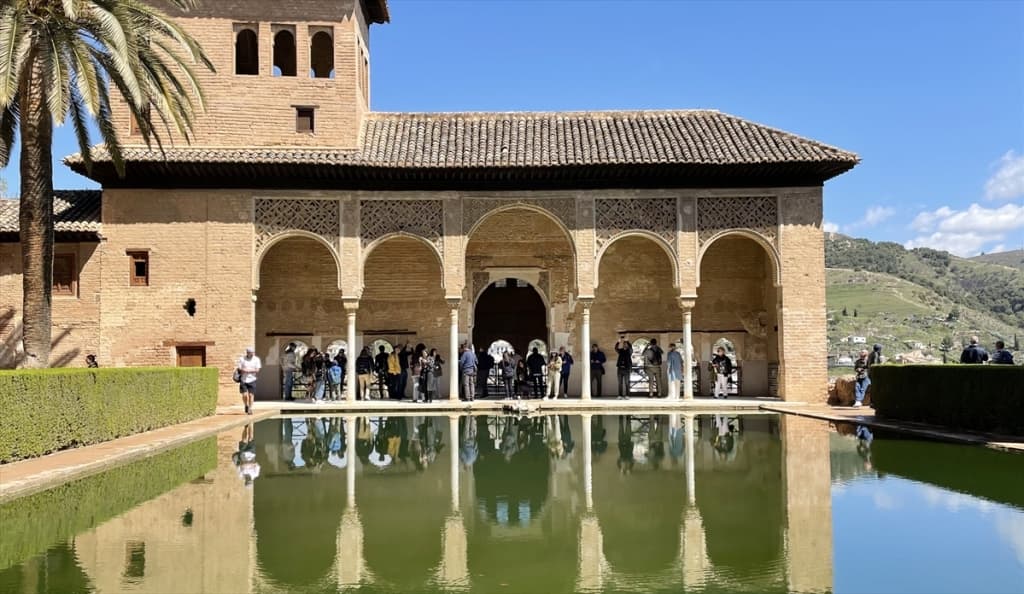 AA-20220522-27940818-27940798-ALHAMBRA_JEDNA_OD_NAJVAZNIJIH_GRADEVINA_ISLAMSKE_ARHITEKTURE_U_SPANIJI.jpg