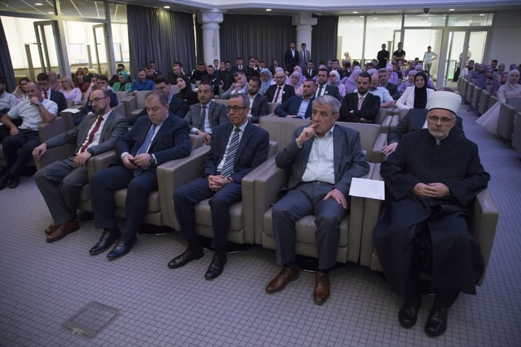 AA-20220615-28167642-28167636-MATURALNI_DAN_SVECANO_ISPRACENI_NAJBOLJI_UCENICI_GENERACIJE_MEDRESA_I_GIMNAZIJA_PRI_RIJASETU_IZ_U_BIH.jpg