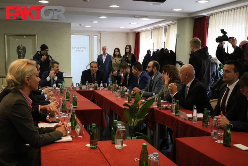 pregovori-6-stranaka-ks-23112018-JB-0J4A5890.jpg
