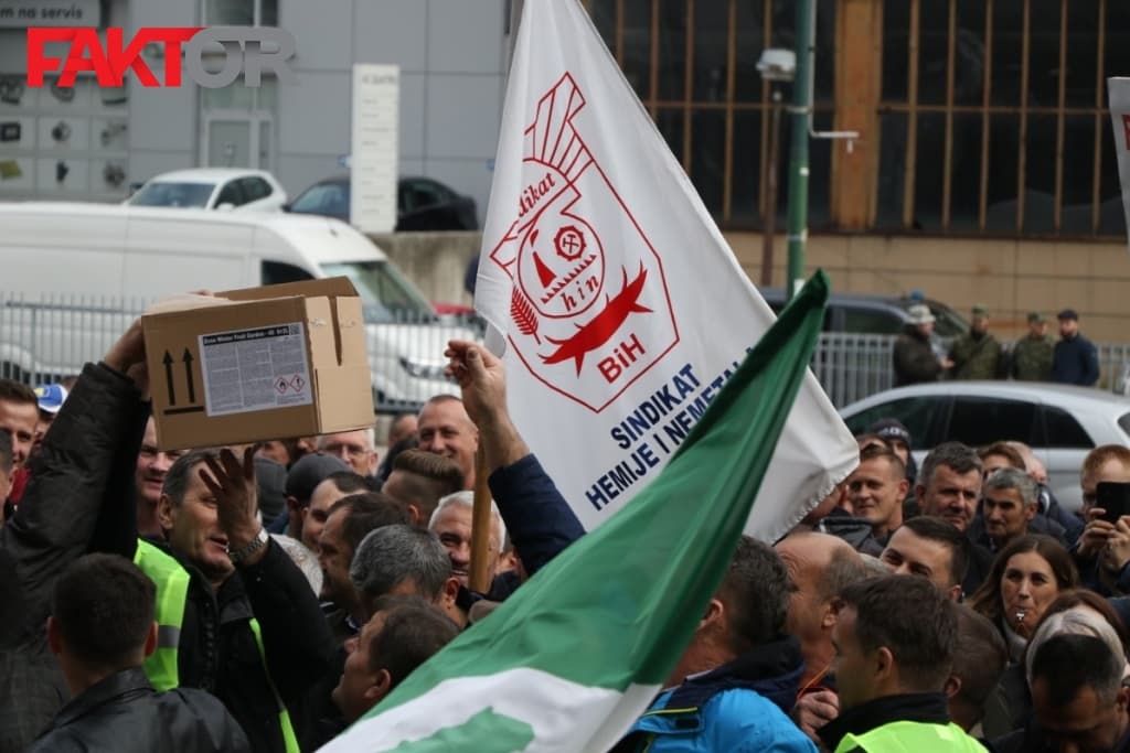 protest-radnika-gikil-23112018-JB-0J4A5955.jpg