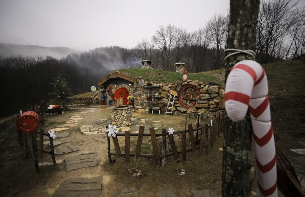 AA-20221217-29760330-29760292-HOBBIT_KUCICE_KOD_KRESEVA_BIJEG_OD_SVAKODNEVNICE_I_UZIVANJE_U_BAJKOVITOM_AMBIJENTU.jpg