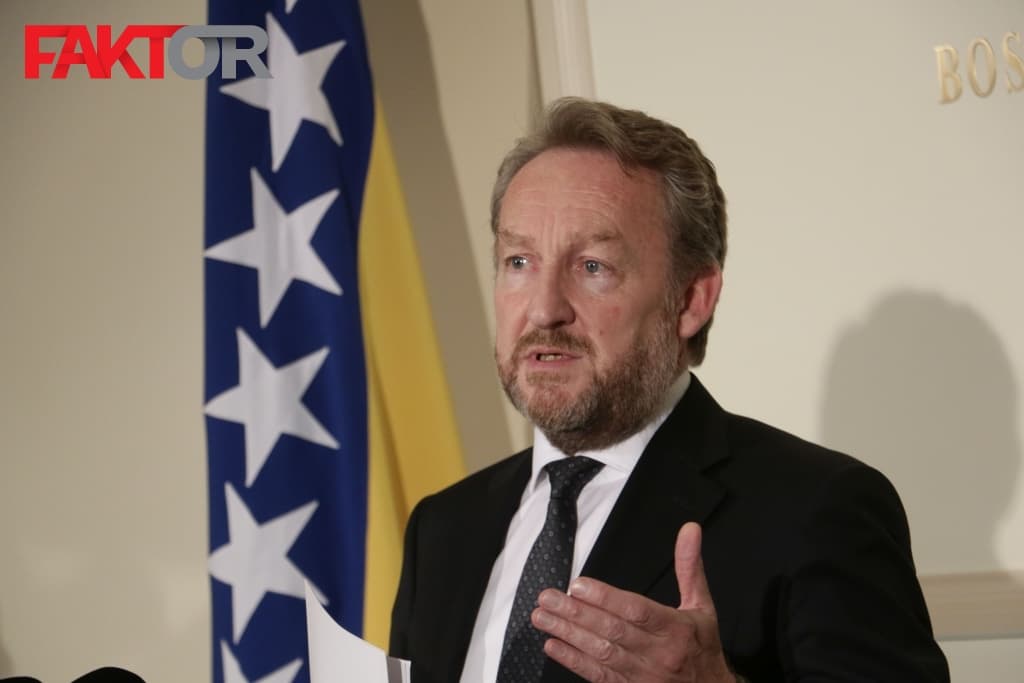 sastanak-lidera-predsjednistvo-izjave-bakir-izetbegovic-03112016-MZ (44).jpg