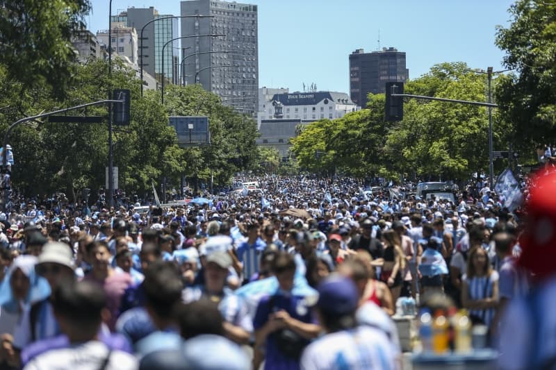 AA-20221220-29794711-29794703-ARGENTINCI_SLAVE_TRECI_PUT_OSVAJANJE_TITULE_PRVAKA_SVIJETA_NA_SVJETSKOM_PRVENSTVU.jpg