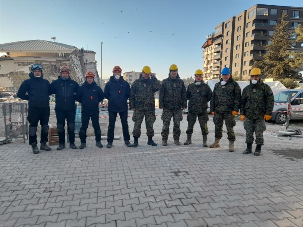 AA-20230214-30300038-30300029-PUKOVNIK_OSBIH_MIRALEM_CANIC_IZ_HATAYA_DOK_GOD_POSTOJI_IMALO_NADE_TRAGAT_CEMO_ZA_PREZIVJELIMA.jpg