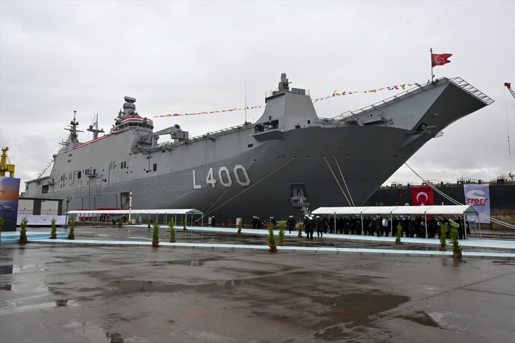 AA-20230410-30813932-30813931-NAJVECI_TURSKI_RATNI_BROD_TCG_ANADOLU_ISPORUCEN_TURSKOJ_RATNOJ_MORNARICI.jpg