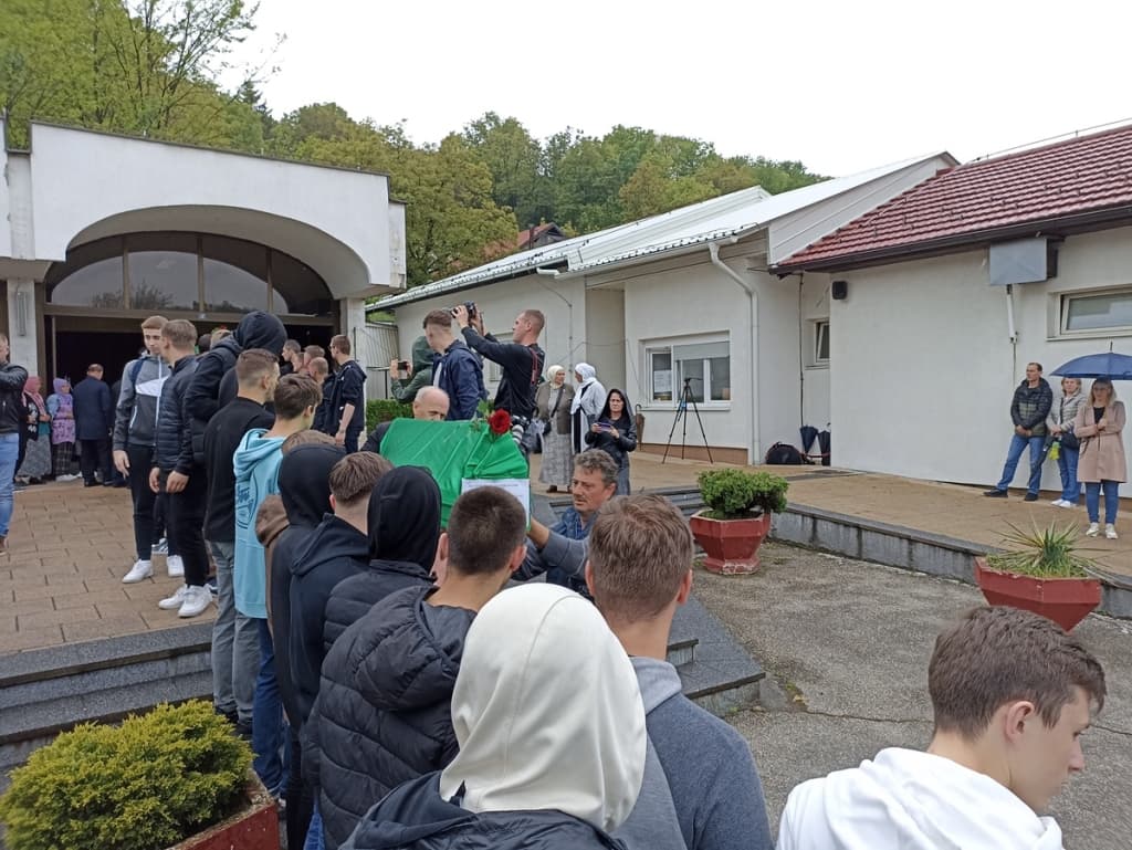 bratunac-tabuti (1).jpg