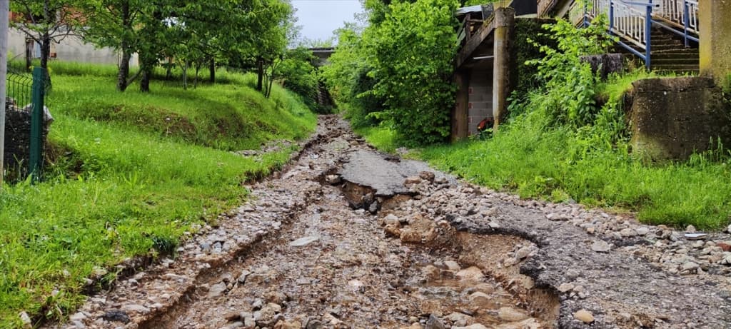 AA-20230515-31146917-31146908-OBILNE_PADAVINE_UZROKOVALE_PROBLEME_U_KRAJINI_U_SANSKOM_MOSTU_POPLAVLJENO_PETNAESTAK_STAMBENIH_OBJEKATA.jpg