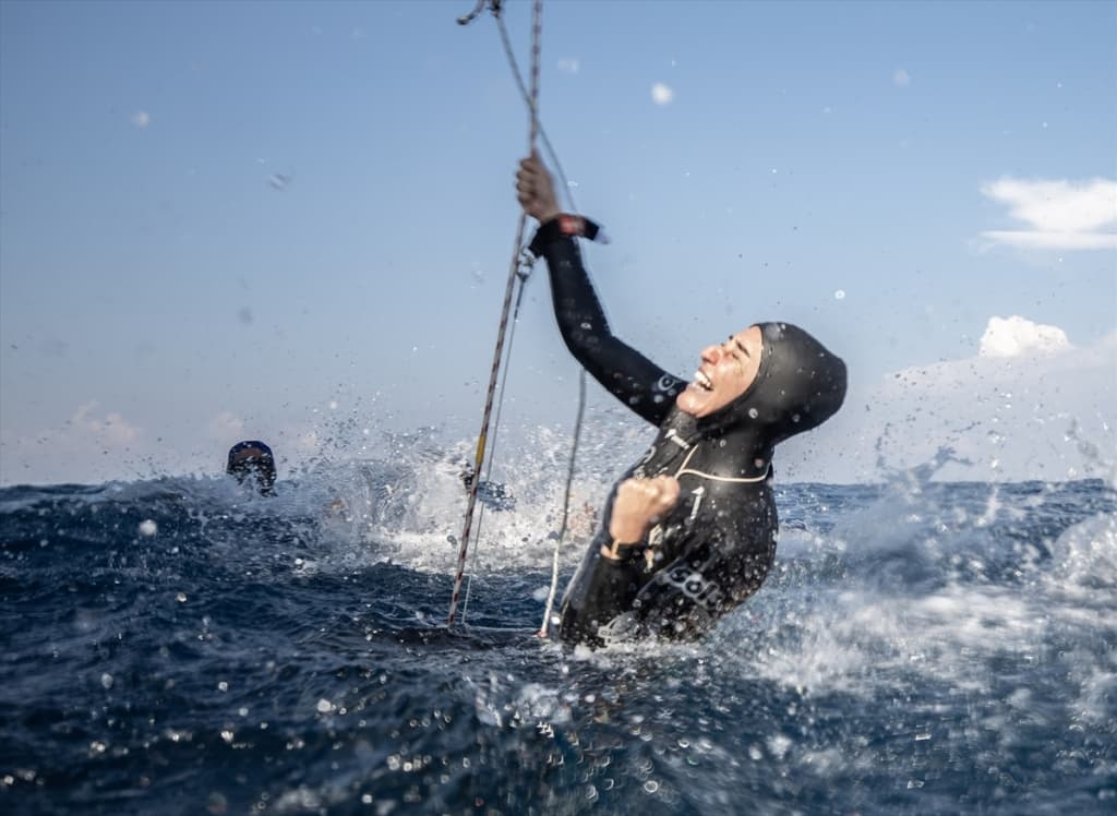 AA-20231017-32430969-32430962-TURKINJA_ERCUMEN_POSTAVILA_SVJETSKI_REKORD_ZARONILA_NA_DUBINU_OD_106_METARA_BEZ_PERAJA.jpg