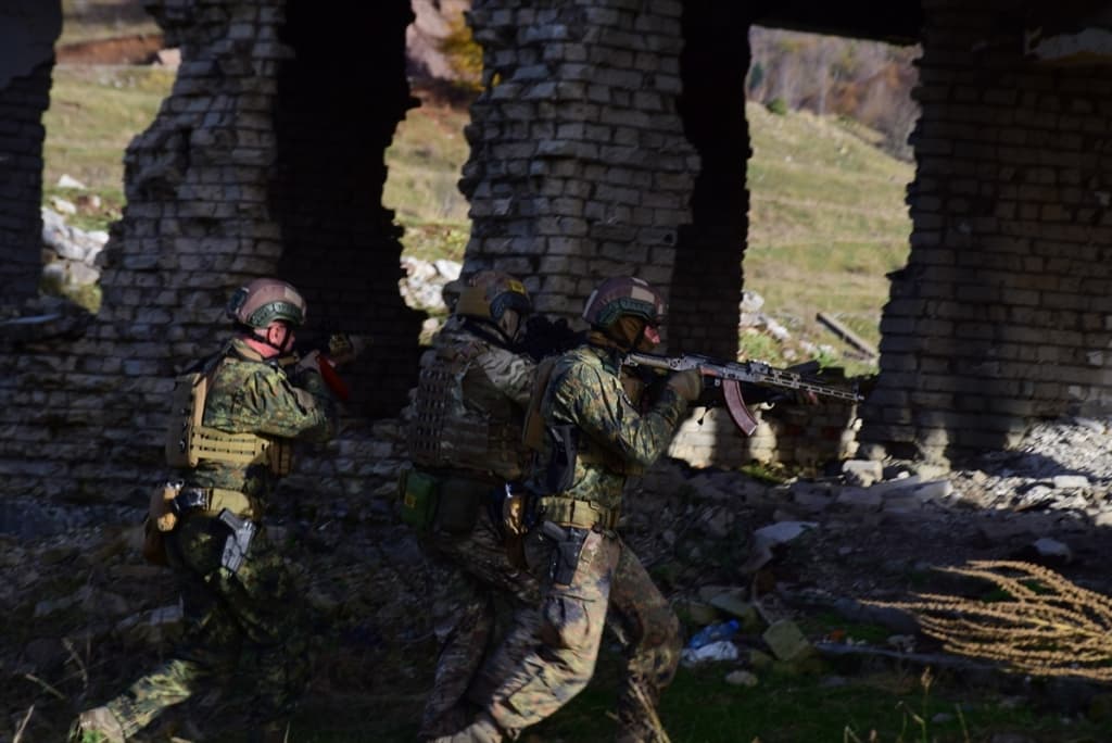 AA-20231107-32725478-32725474-ALBANIJA_DOMACIN_VOJNE_VJEZBE_SPECIJALNIH_SNAGA_STRONG_BALKAN_23.jpg