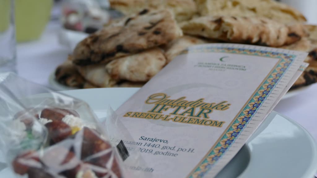 reis-omladina-iftar2.jpg