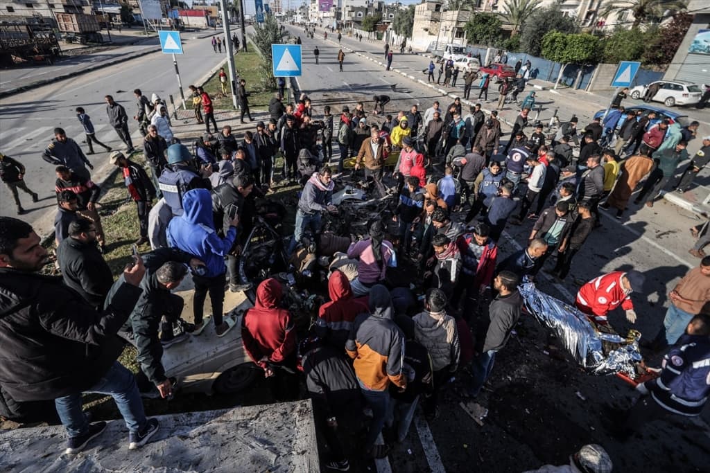 AA-20240221-33768177-33768154-DEIR_ALBALAH_U_IZRAELSKOM_VAZDUSNOM_NAPADU_NA_AUTOMOBIL_UBIJENO_SEST_PALESTINACA.jpg