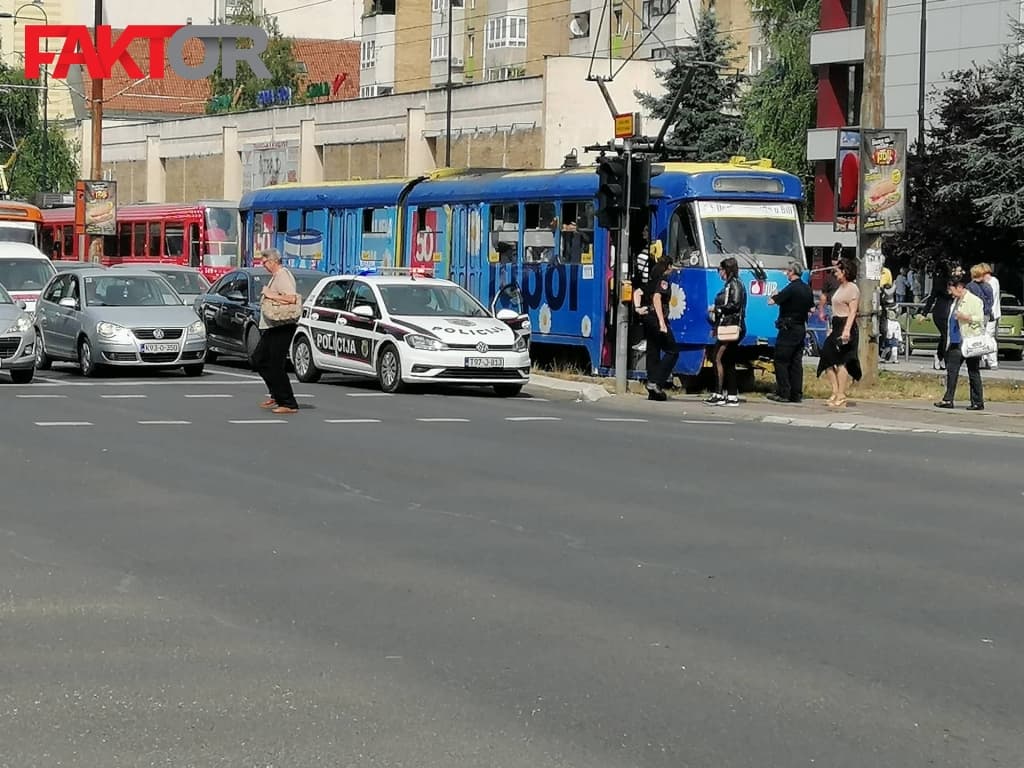 policija tramvaj džeparoši 2.jpg
