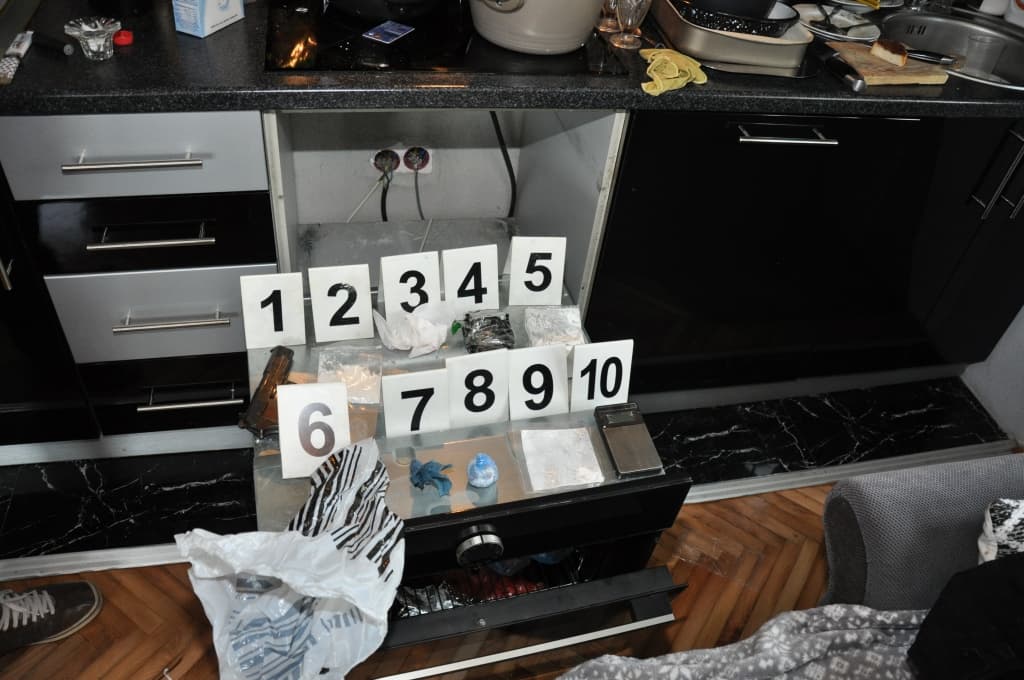 U pretresima u Tešnju zaplijenjeno 5 kg droge
