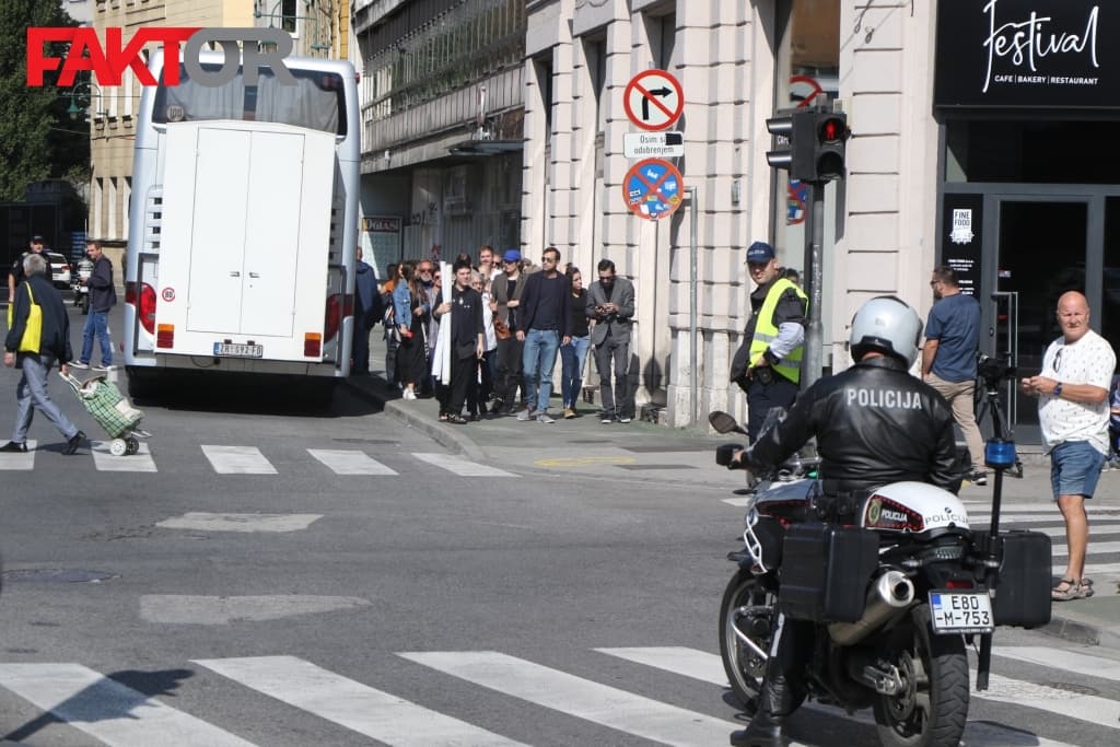 Parada LGBTIQ Policija ulice