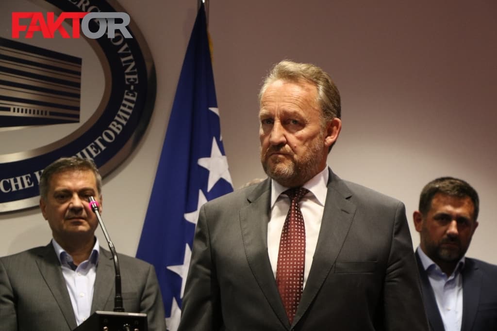 Press SDA HDZ