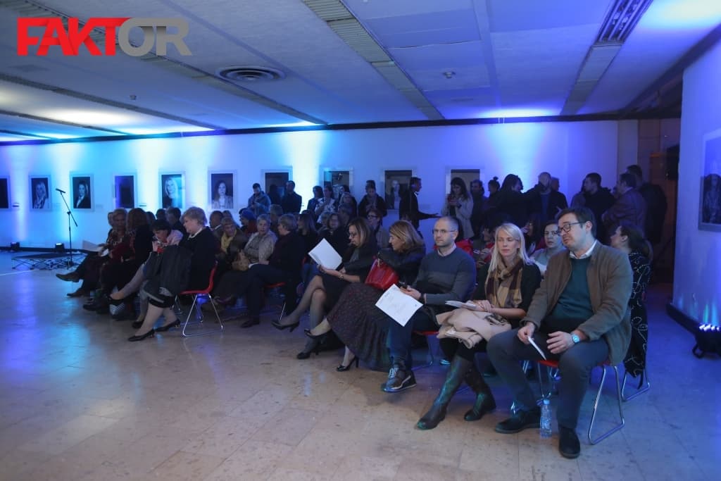 Collegium Artisticum, izložba, "Mi smo novinarkE"