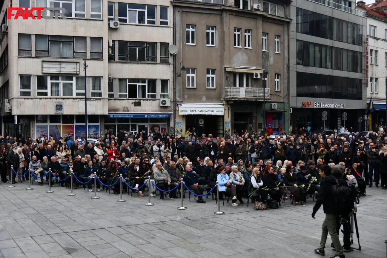 Komemoracija, Halid Bešlić, Narodno pozorište