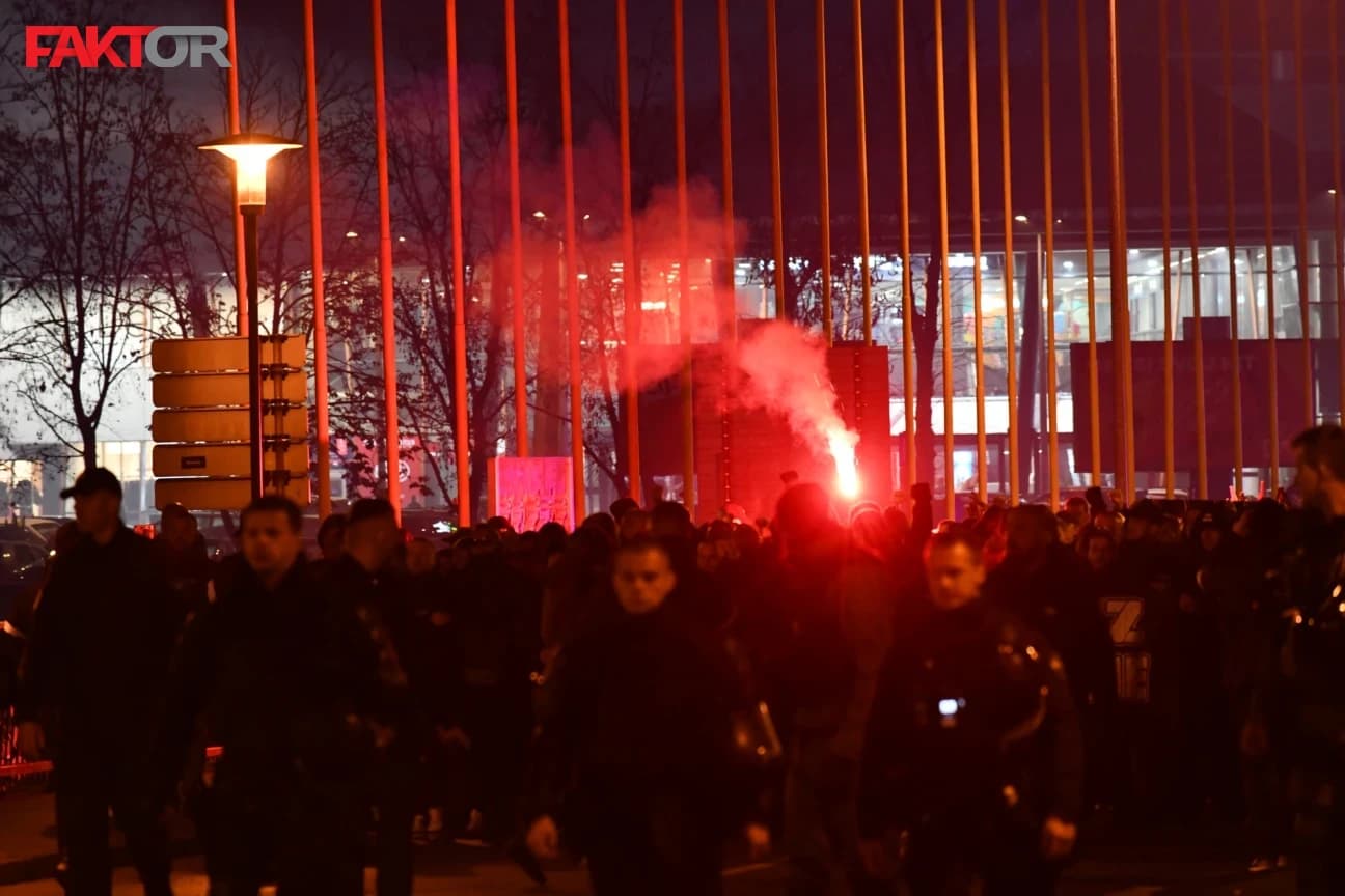 Korteo BH Fanaticosa pred utakmicu BiH - Rumunija u Zenici