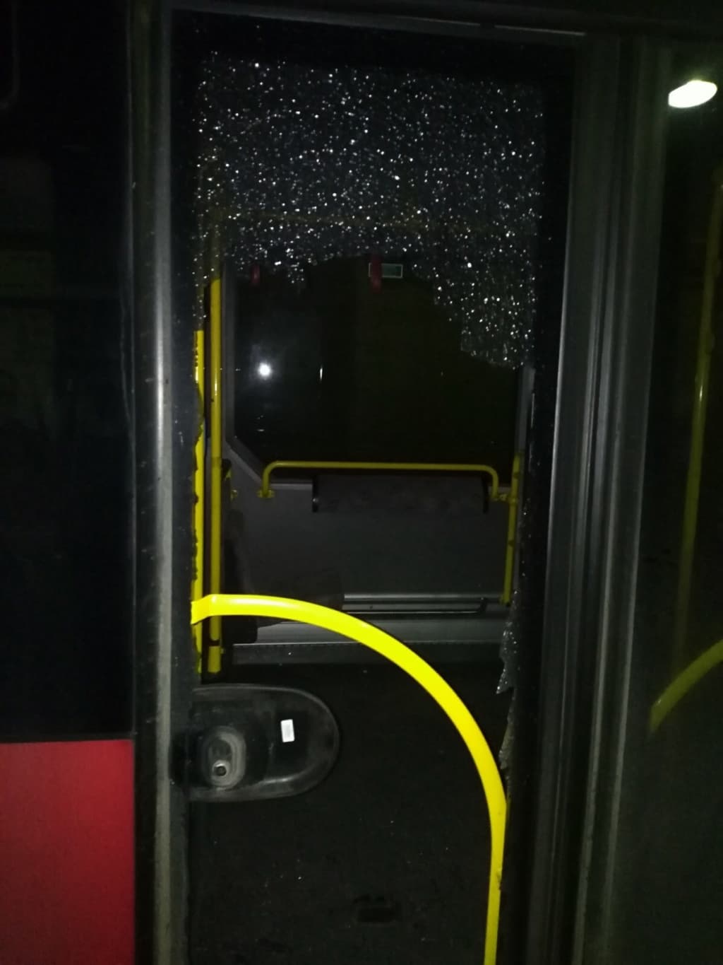 staklo autobus (1).jpg