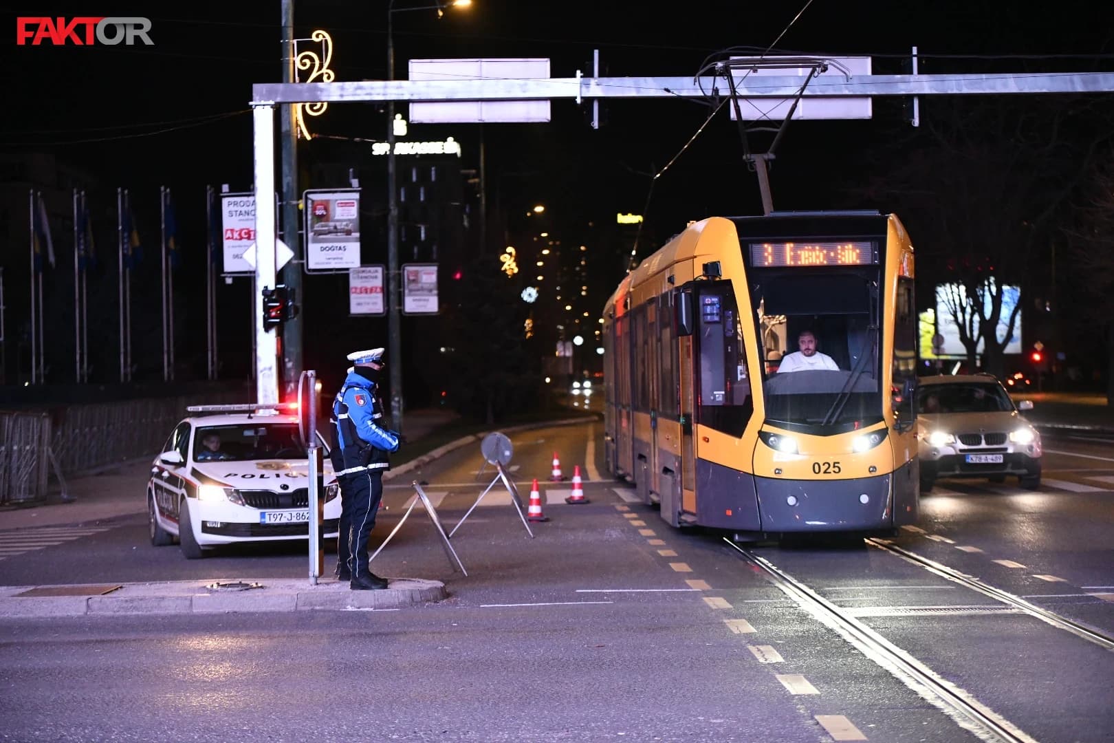 Dolazak na proslavu Nove godine, parking, SCC, Tramvaj, Policija