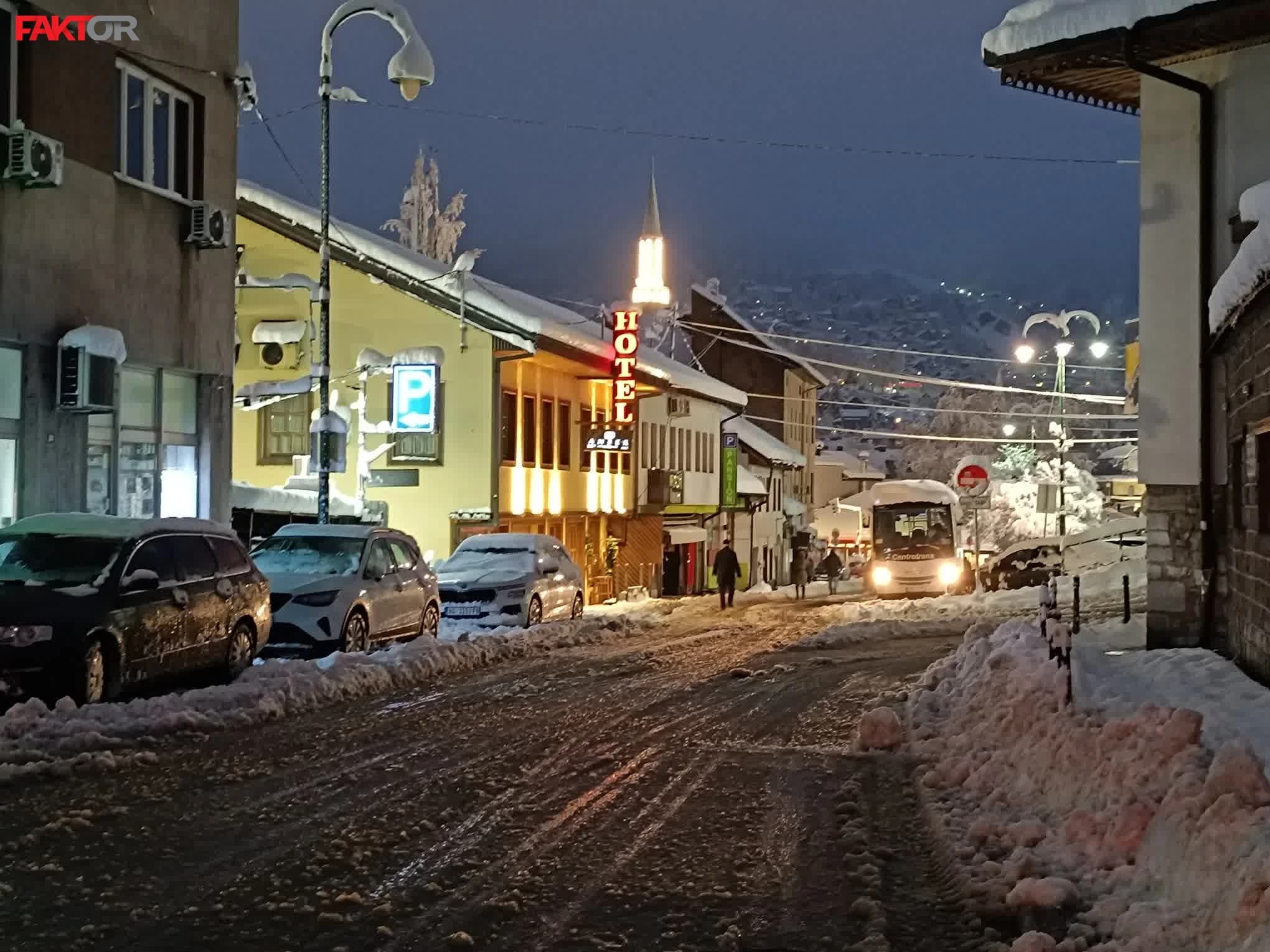 Snijeg, Kolovoz, Cesta, Kolaps, Baščaršija
