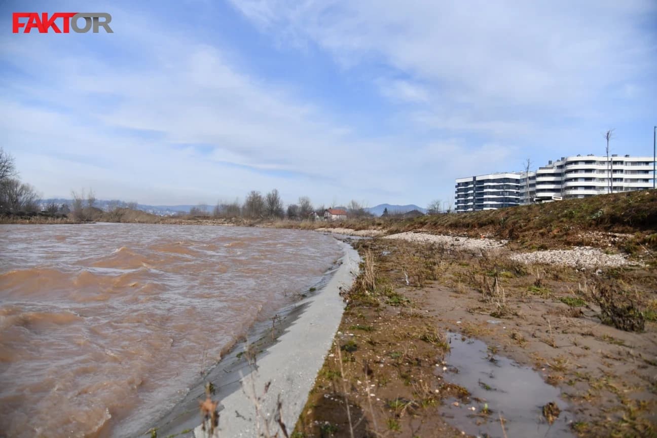 Poplave, Otes, Željeznica