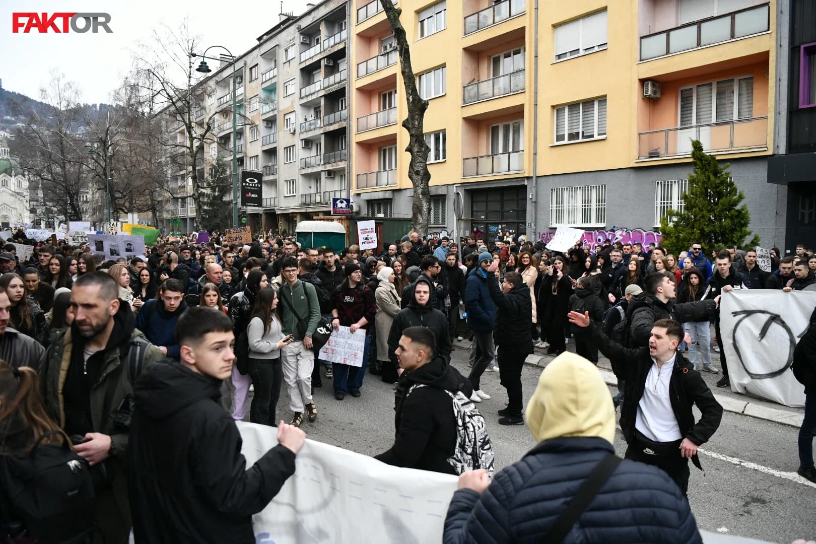 Protesti, blokada, srednjoškolci, djeca