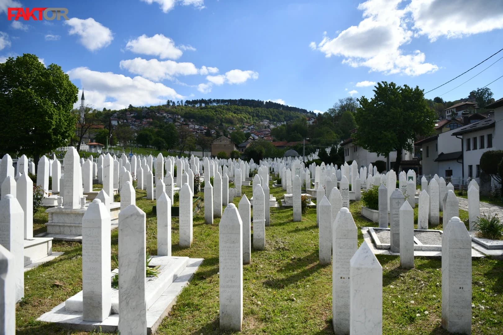Polaganje cvijeća, mezarje Kovači