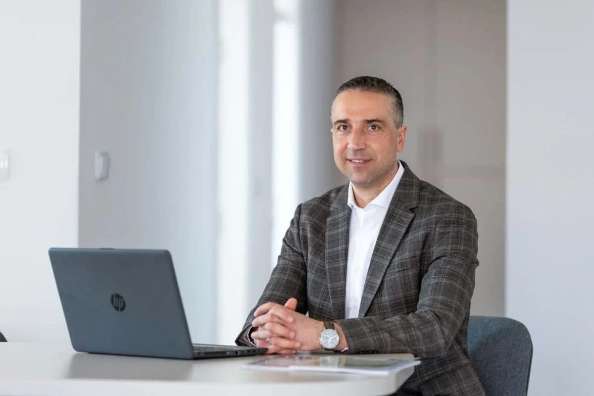 Dr. Rifat Rijad Zaid