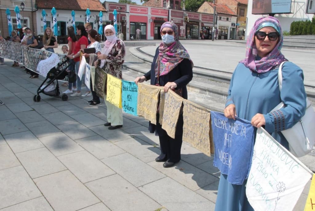 Majke Srebrenice  (2).jpg
