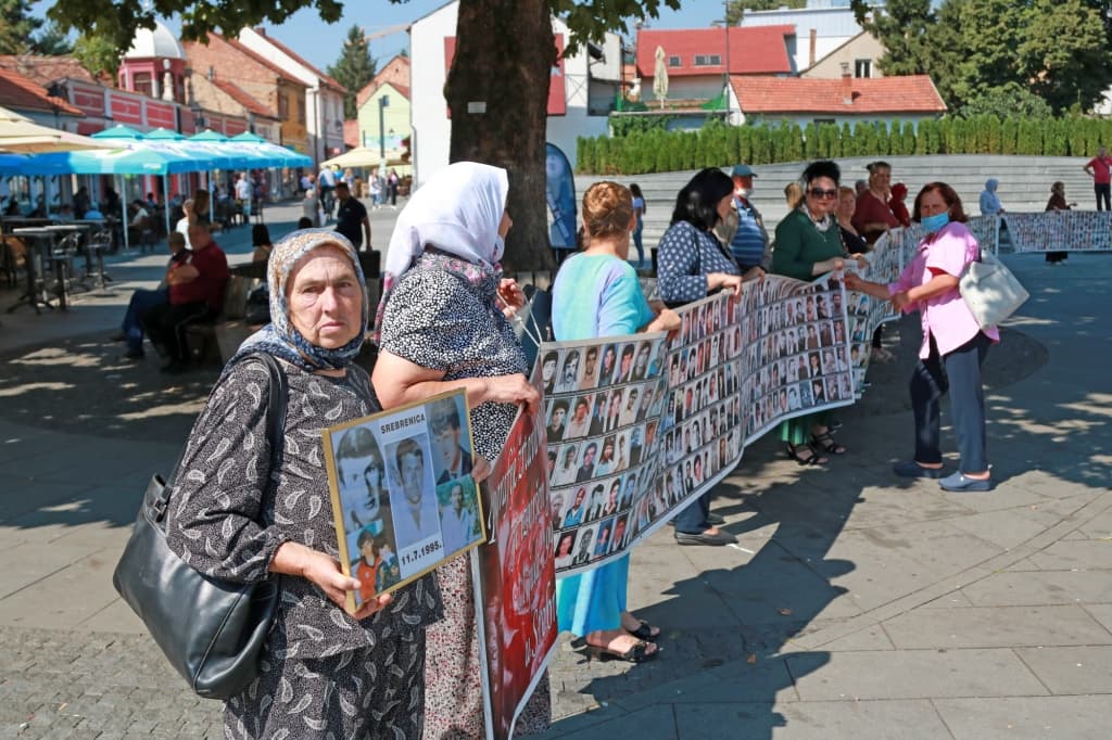 žene srebrenice (1).jpg