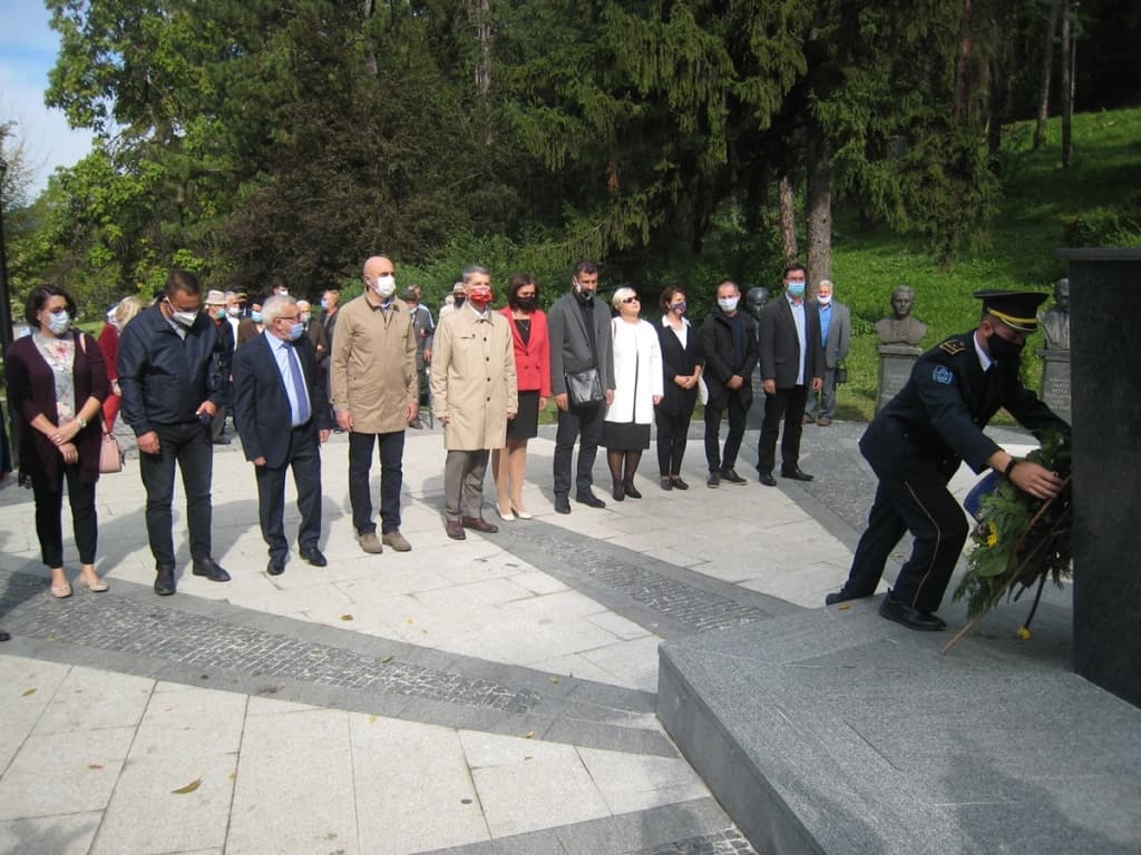 drugi-oktobar-tuzla (1).JPG
