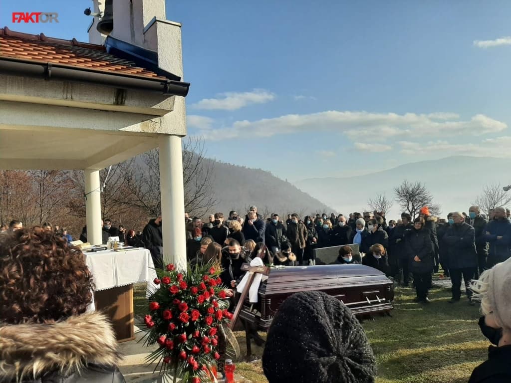 sahrana pero4.jpg