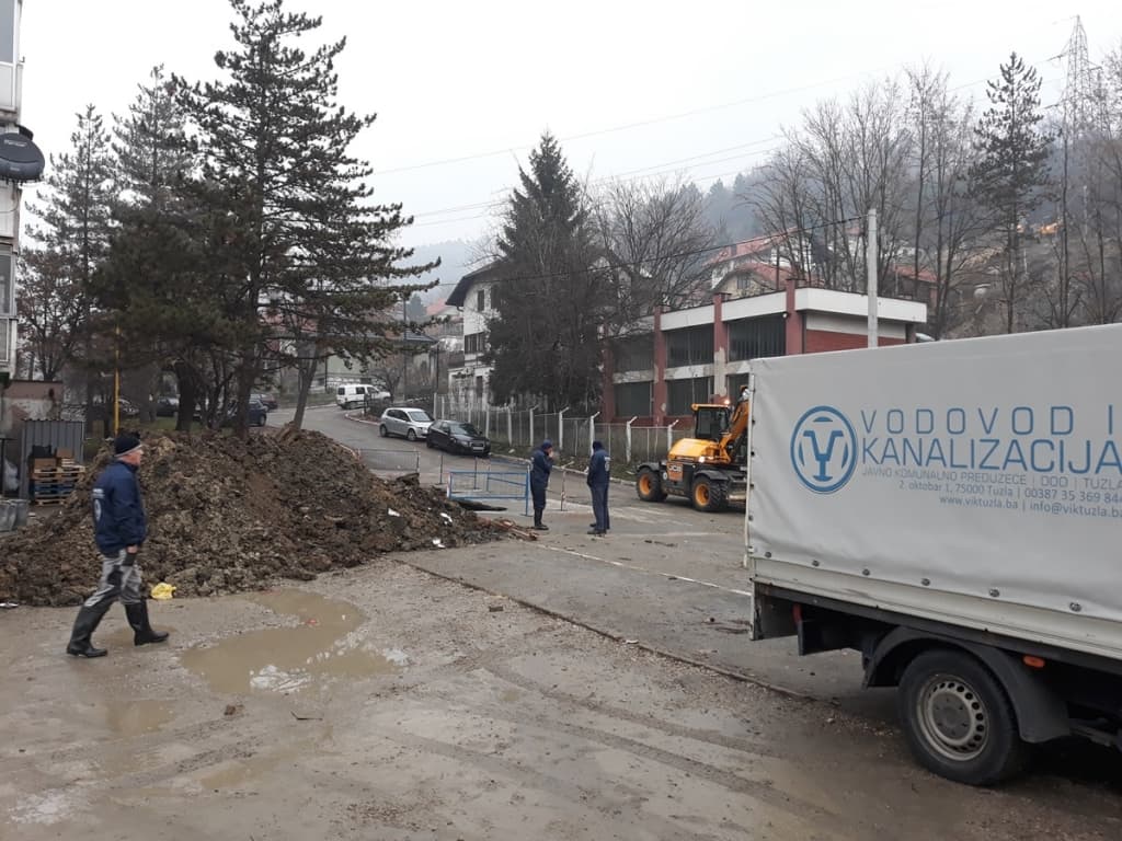 vodovod-kanalizacija-tuzla-kvar (1).jpg