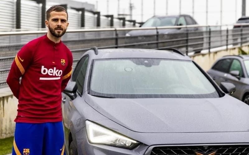 Pjanić dobio novi automobil u Barceloni