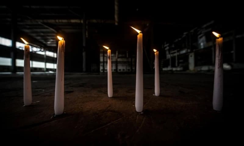 Danas je Međunarodni dan sjećanja na žrtve holokausta, zapaljene svijeće u MC Srebrenica