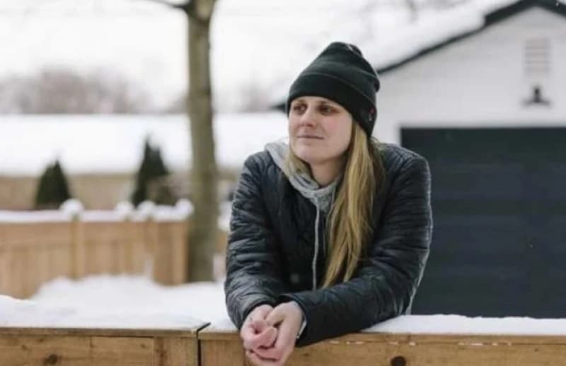 Bivša američka fudbalerka tvrdi da je 331 dan pozitivna na COVID-19