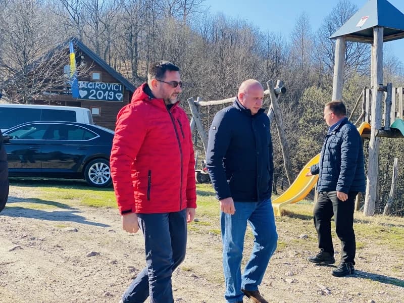 Ministar Ramić, Liplje