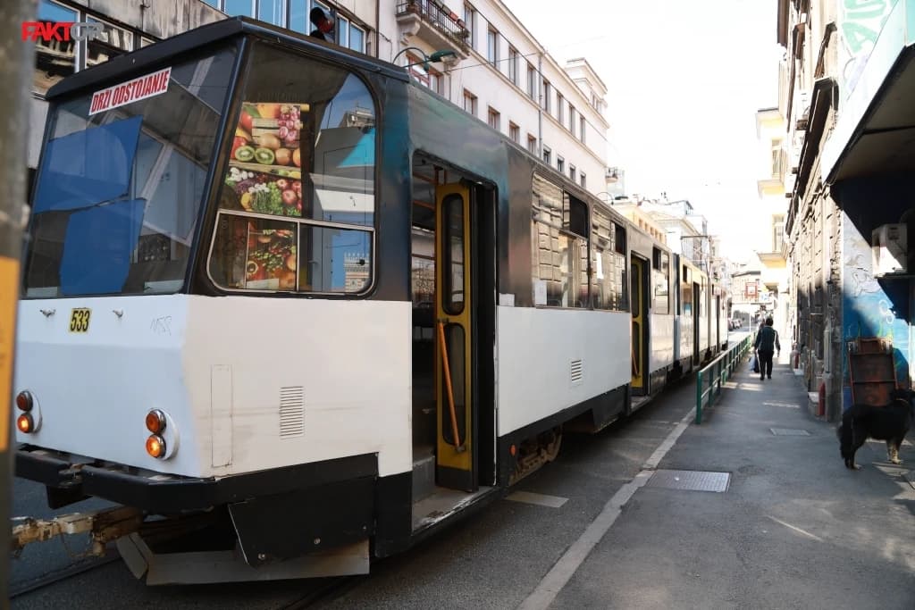 Sudar tramvaja i automobila kod pijace Markale, tramvajski saobraćaj u prekidu