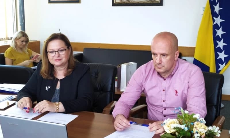 U BiH dosad stiglo više od 500.000 vakcina protiv koronavirusa