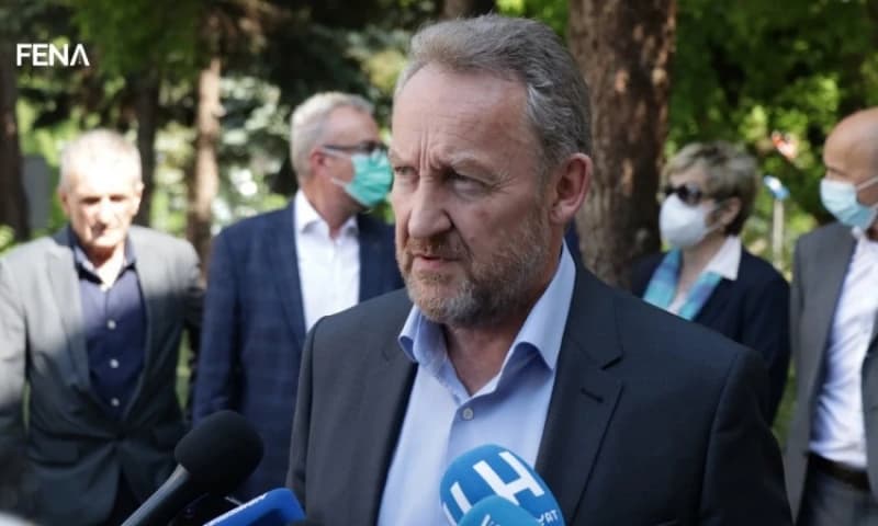 Bakir Izetbegović tokom posjete Zenici
