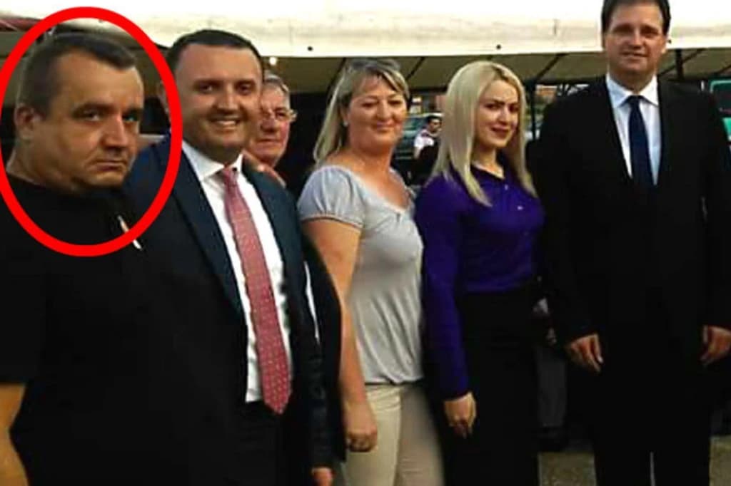 Aleksandar radić, prvi slijeva