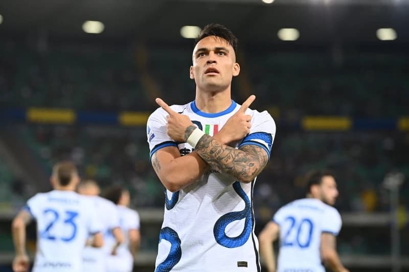 Džeko "odvukao" pola odbrane: Martinez pogodio za izjednačenje Intera protiv Verone