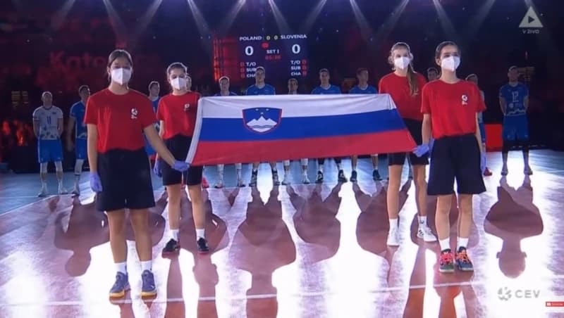 Zvižduci i negodovanja: Slovencima puštena himna "Bože pravde"